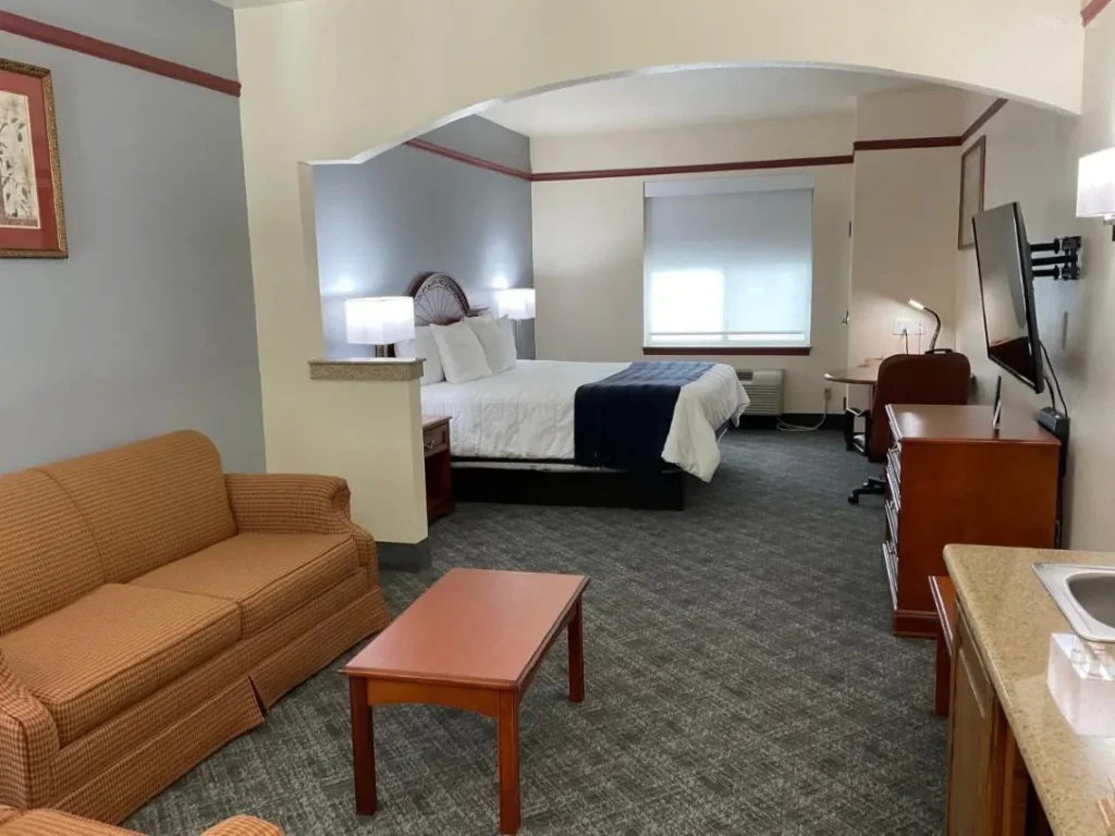 Best Hotels Near AT&T Stadium
